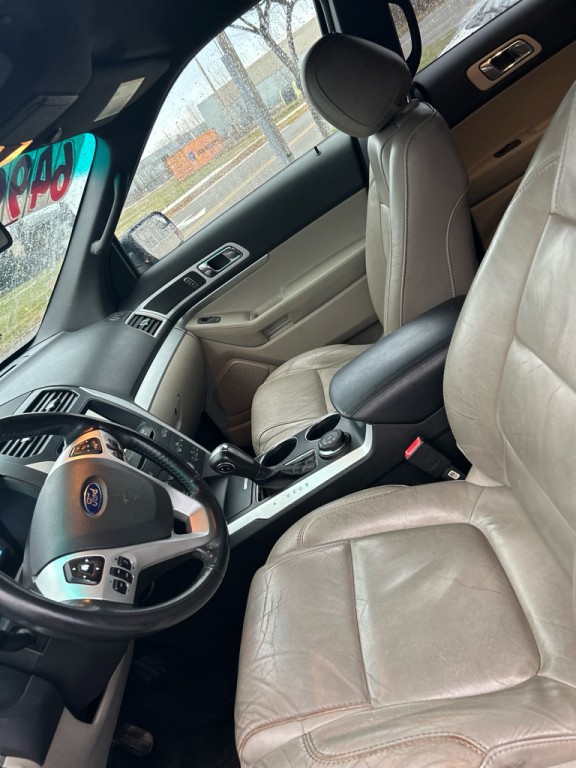 2013 Ford Explorer Image 16