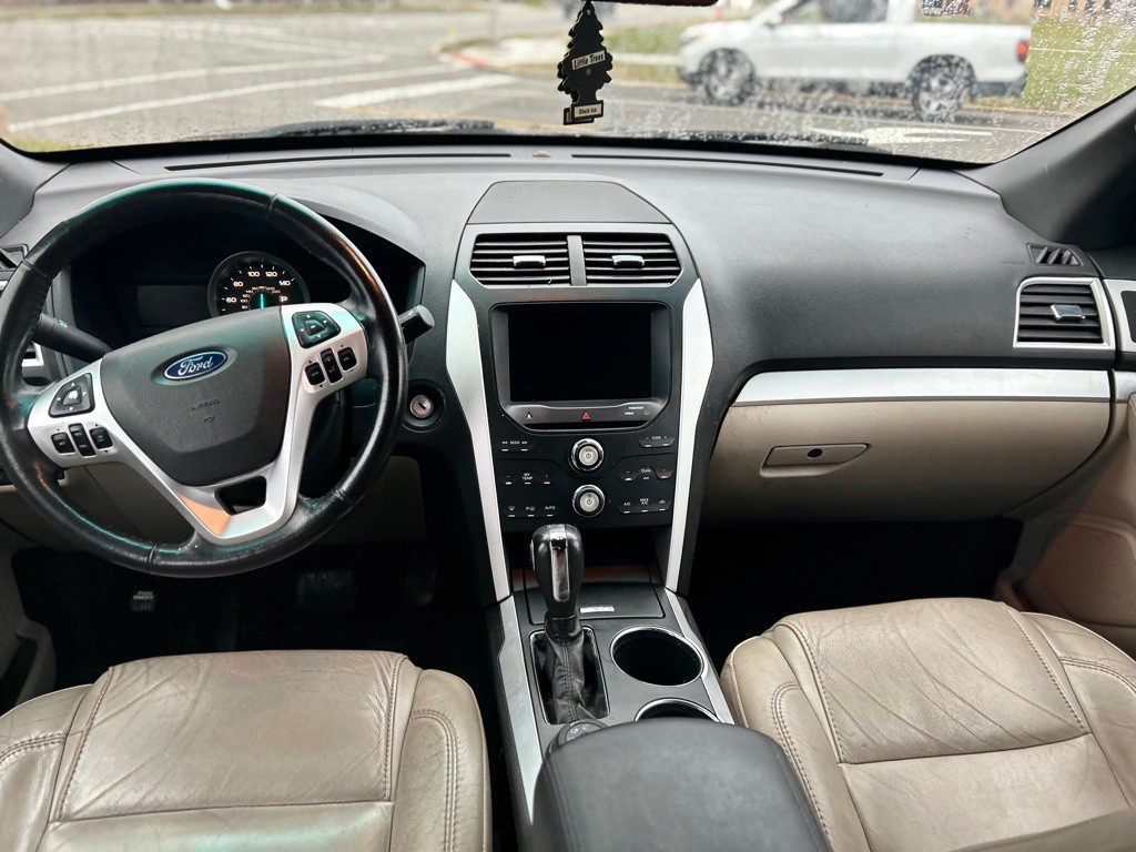 2013 Ford Explorer Image 17