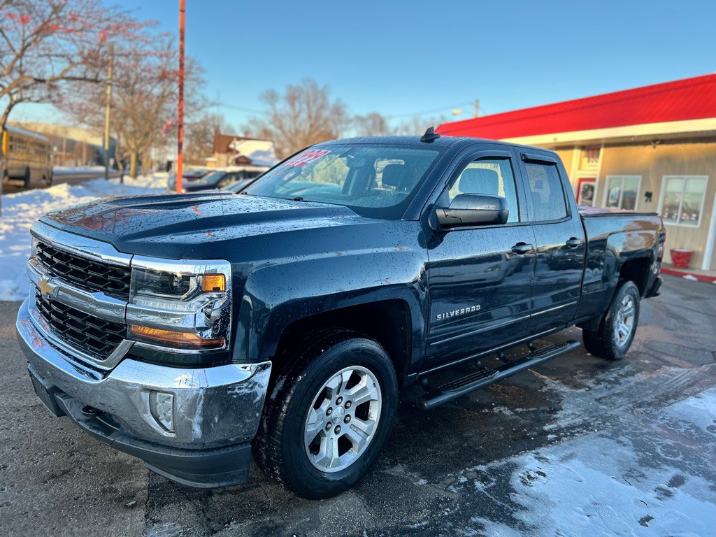2017 Chevrolet Silverado 1500 Image 1
