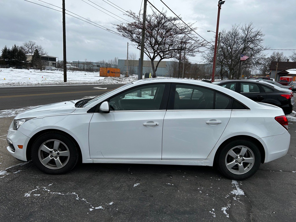 2016 Chevrolet Cruze Image 3