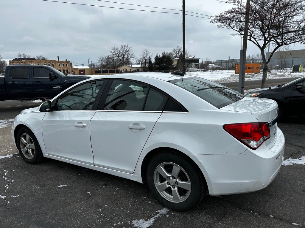 2016 Chevrolet Cruze Image 4