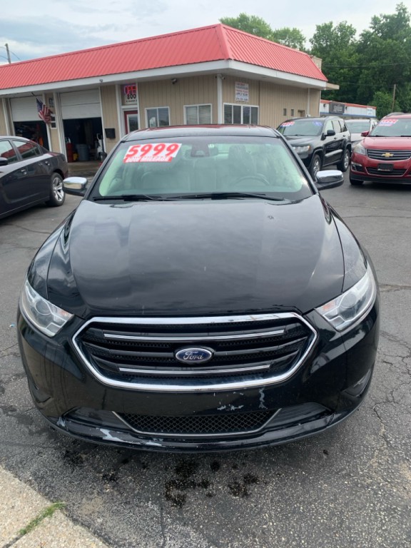 2018 Ford Taurus Image 2