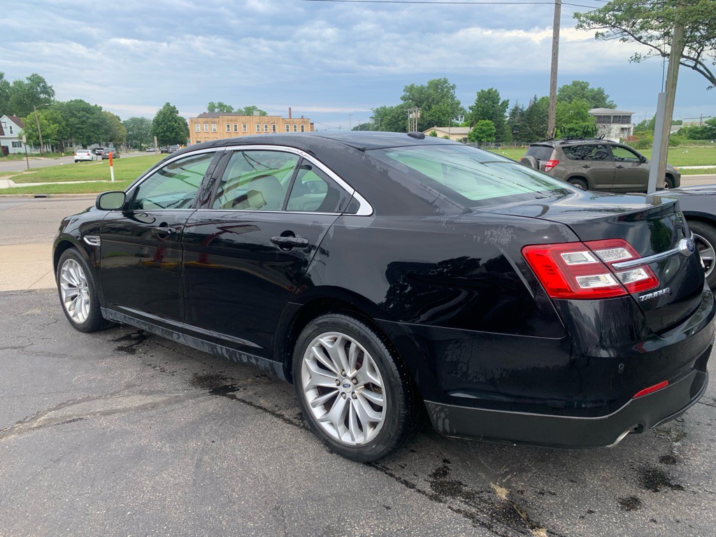2018 Ford Taurus Image 4
