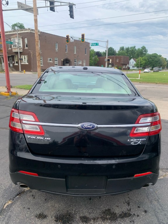 2018 Ford Taurus Image 5