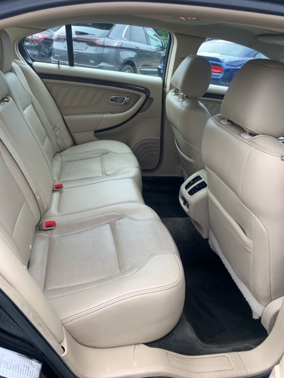 2018 Ford Taurus Image 10