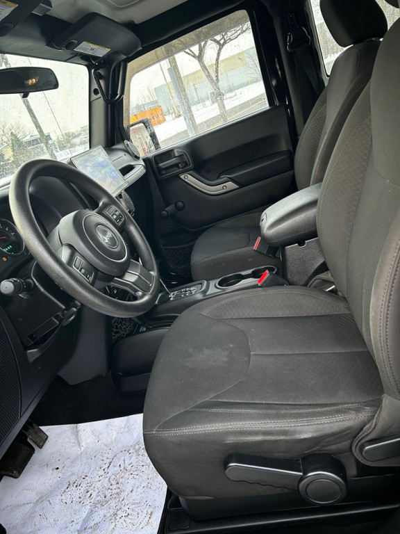 2015 Jeep Wrangler Image 11