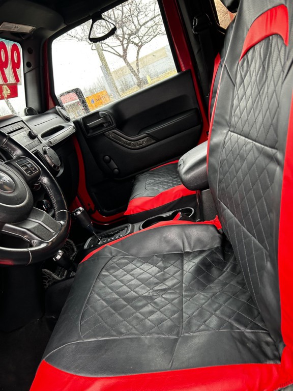 2011 Jeep Wrangler Image 13