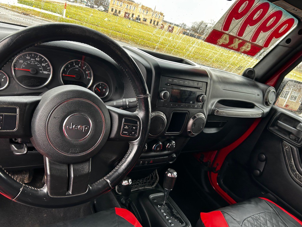 2011 Jeep Wrangler Image 14