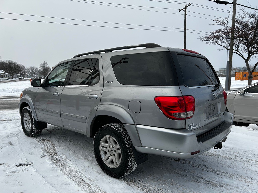 2005 Toyota Sequoia Image 4