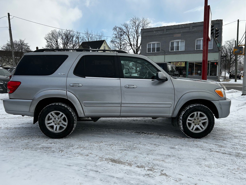 2005 Toyota Sequoia Image 9