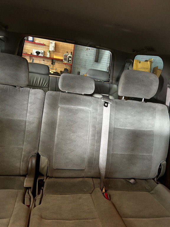 2005 Toyota Sequoia Image 15