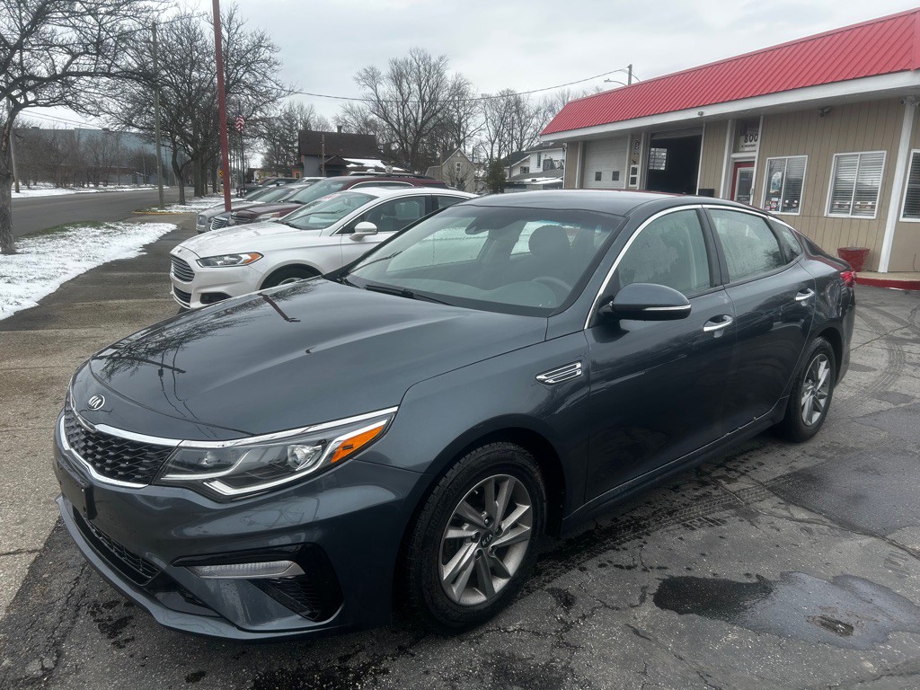 2020 Kia Optima Image 1
