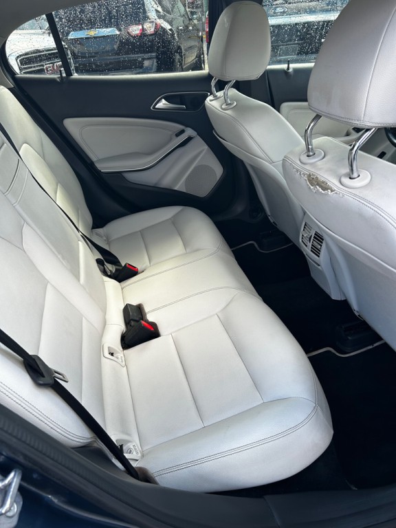 2019 Mercedes-Benz GLA-Class Image 11