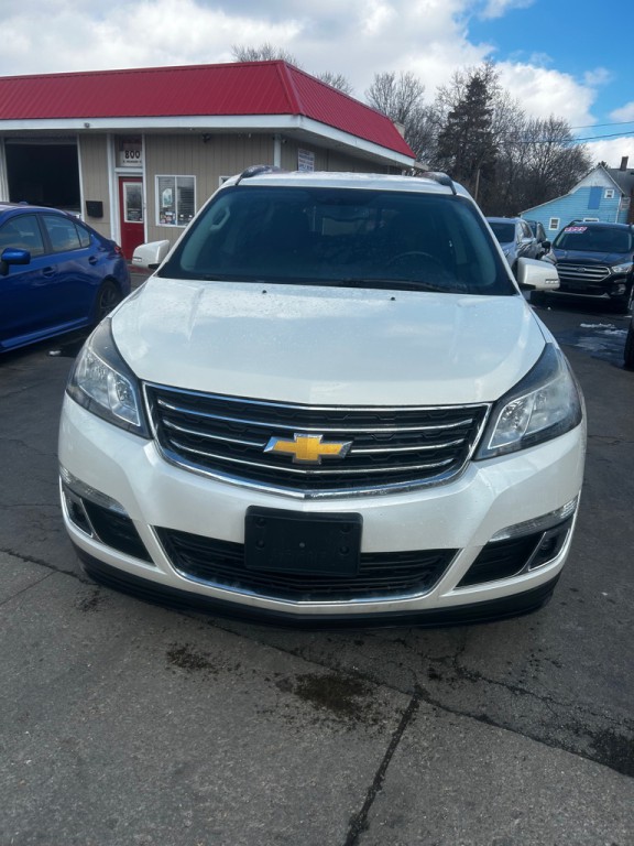 2013 Chevrolet Traverse Image 2