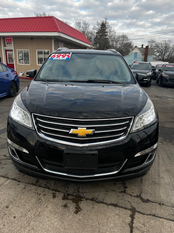 2017 Chevrolet Traverse Image 2