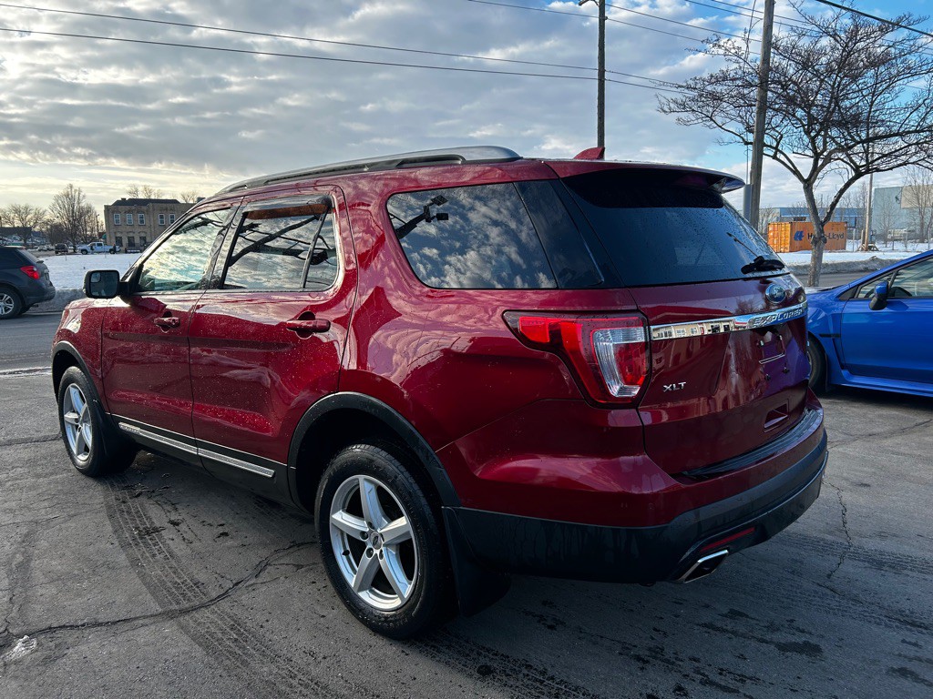 2016 Ford Explorer Image 4