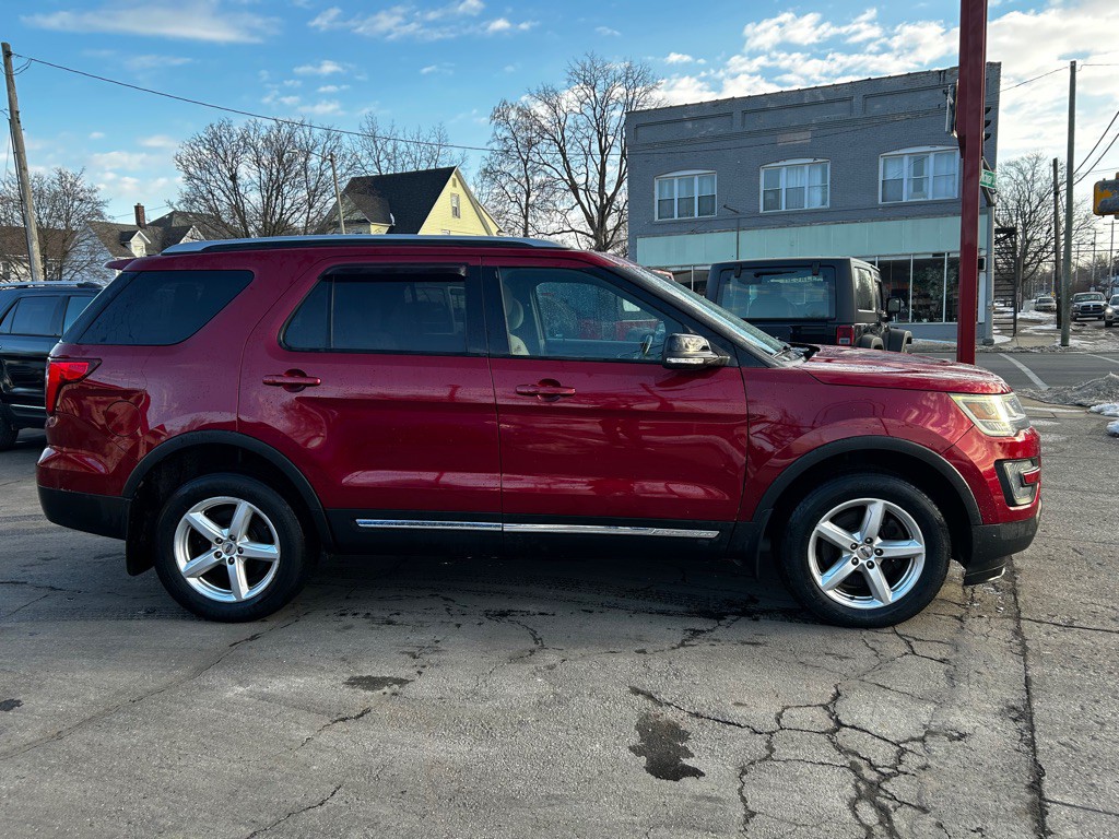 2016 Ford Explorer Image 8