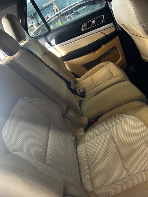 2016 Ford Explorer Image 12