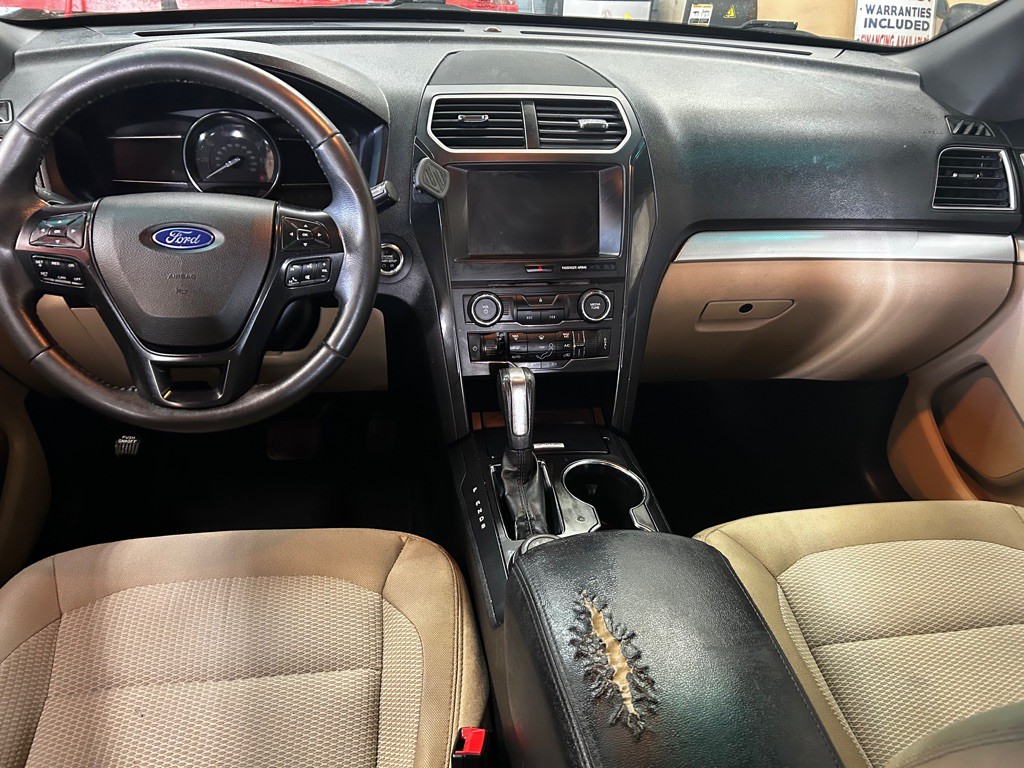 2016 Ford Explorer Image 14