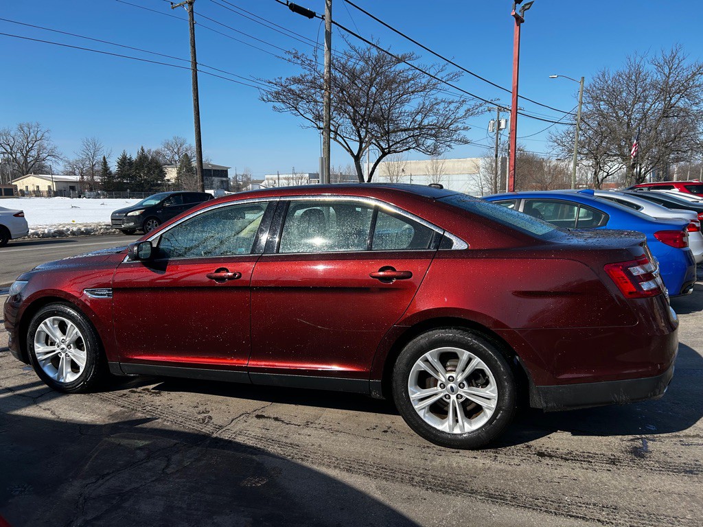 2015 Ford Taurus Image 3