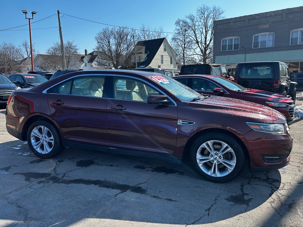 2015 Ford Taurus Image 8