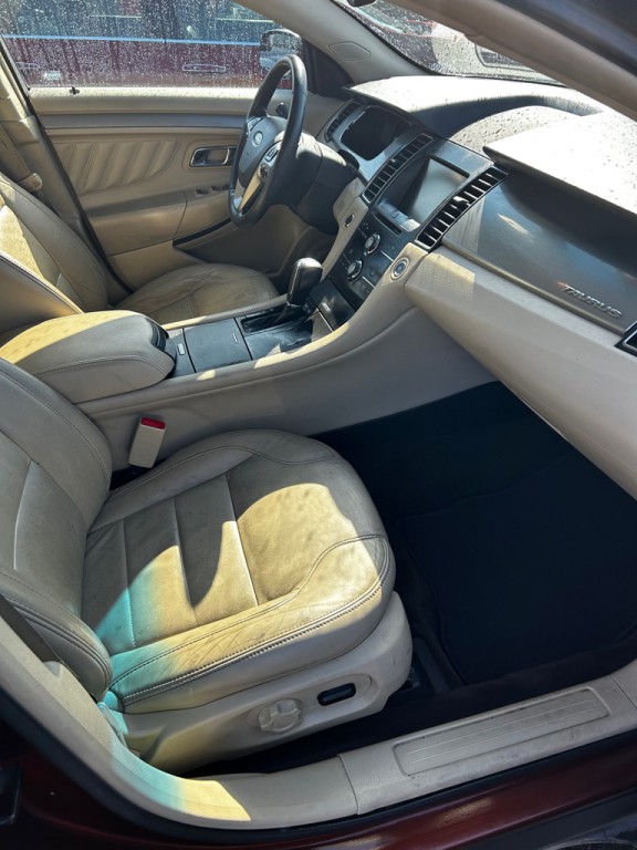 2015 Ford Taurus Image 10
