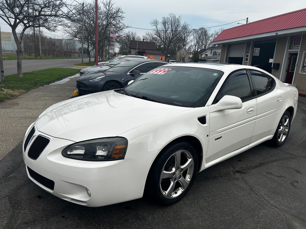 2007 Pontiac Grand Prix Image 1