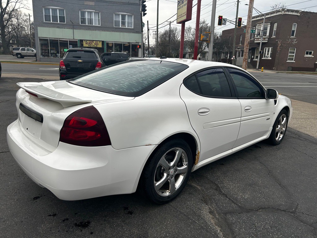 2007 Pontiac Grand Prix Image 7