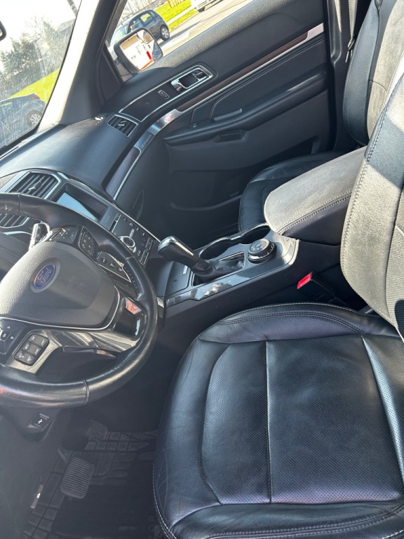 2017 Ford Explorer Image 15
