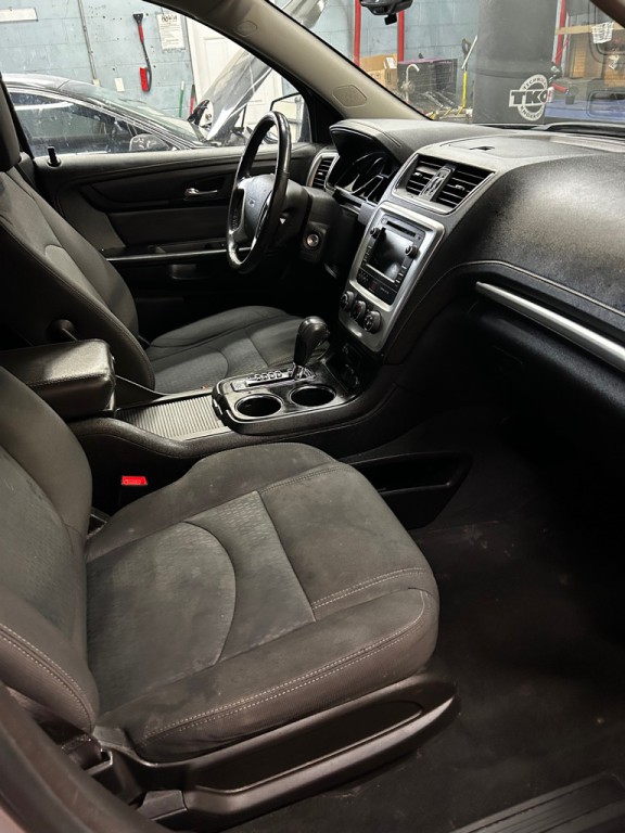 2015 GMC Acadia Image 9