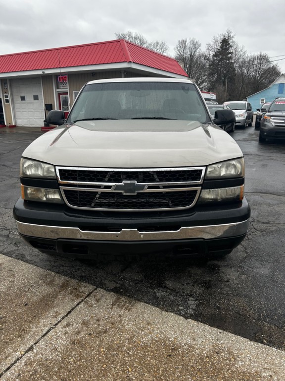 2006 Chevrolet Silverado 1500 Image 2
