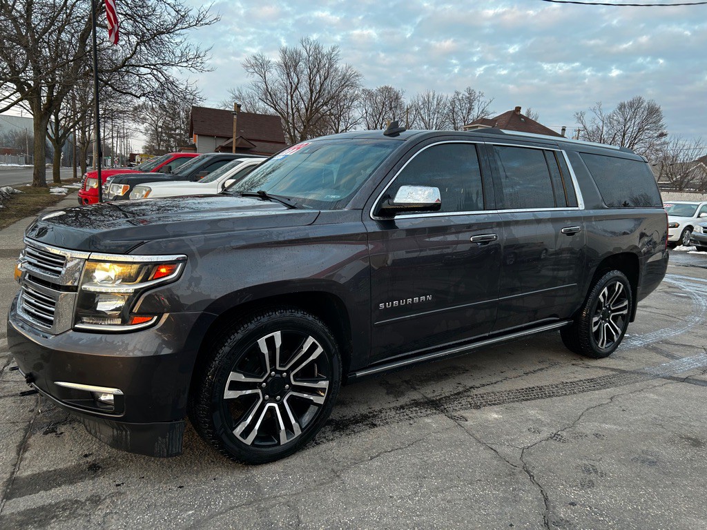 2017 Chevrolet Suburban Image 1