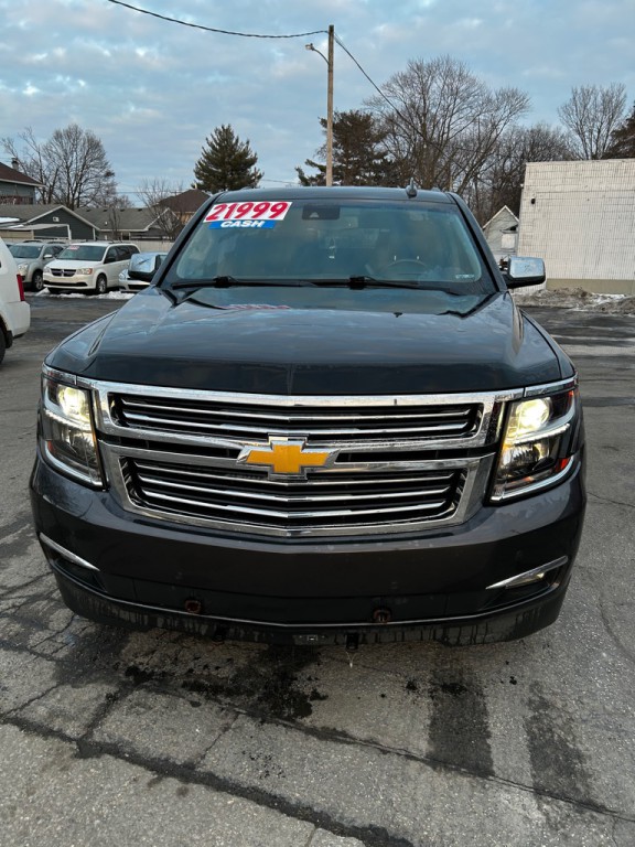 2017 Chevrolet Suburban Image 2