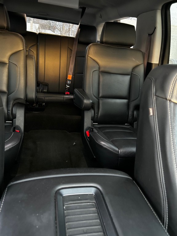 2017 Chevrolet Suburban Image 11