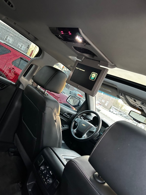 2017 Chevrolet Suburban Image 14