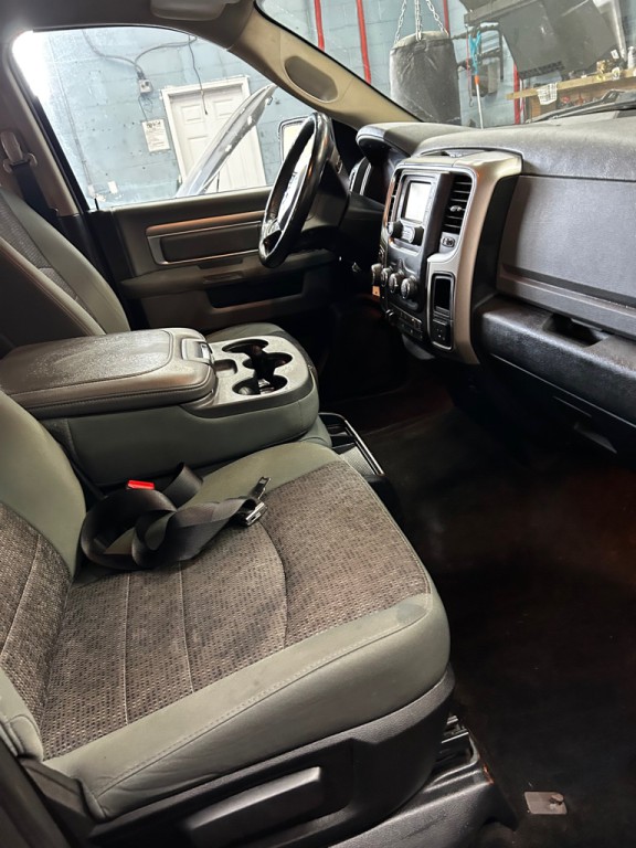 2015 RAM 1500 Image 9