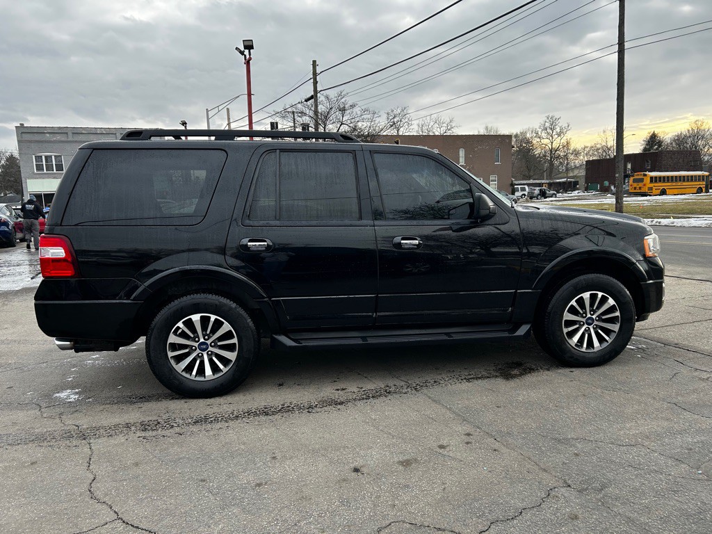 2017 Ford Expedition Image 8