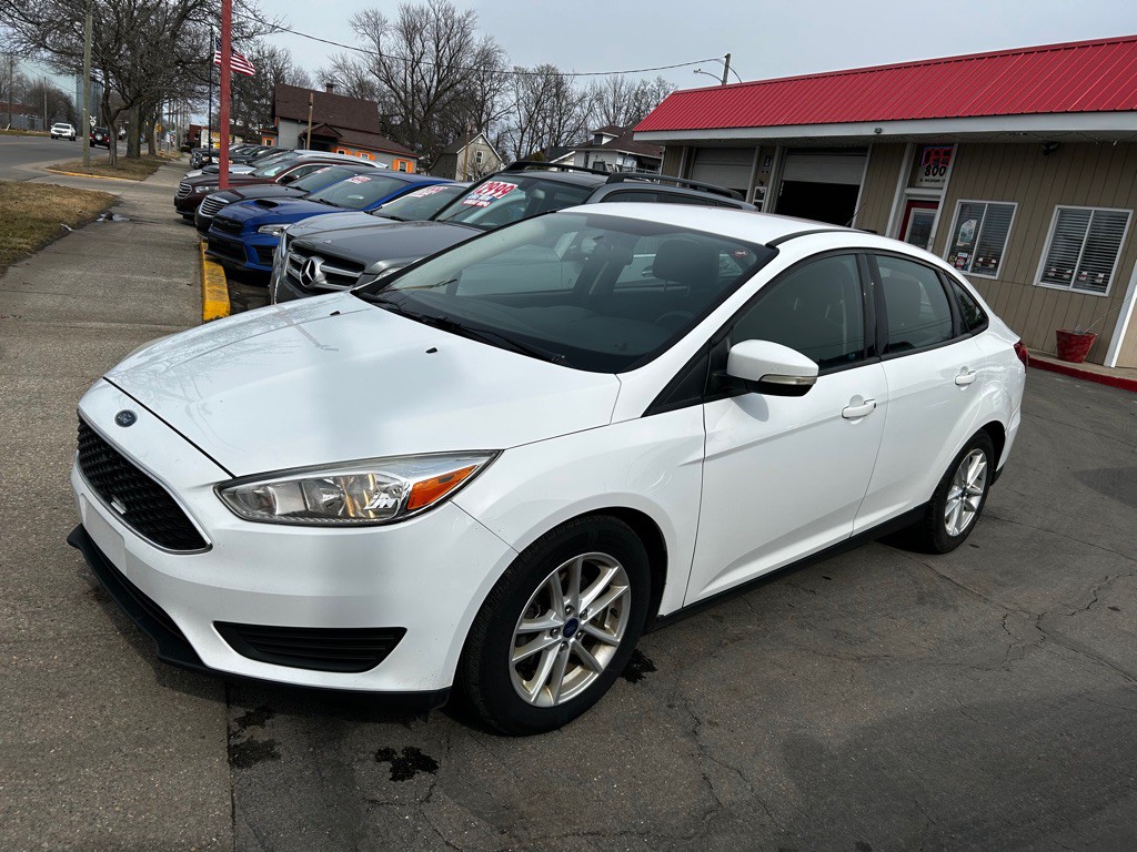 2017 Ford Focus Image 1
