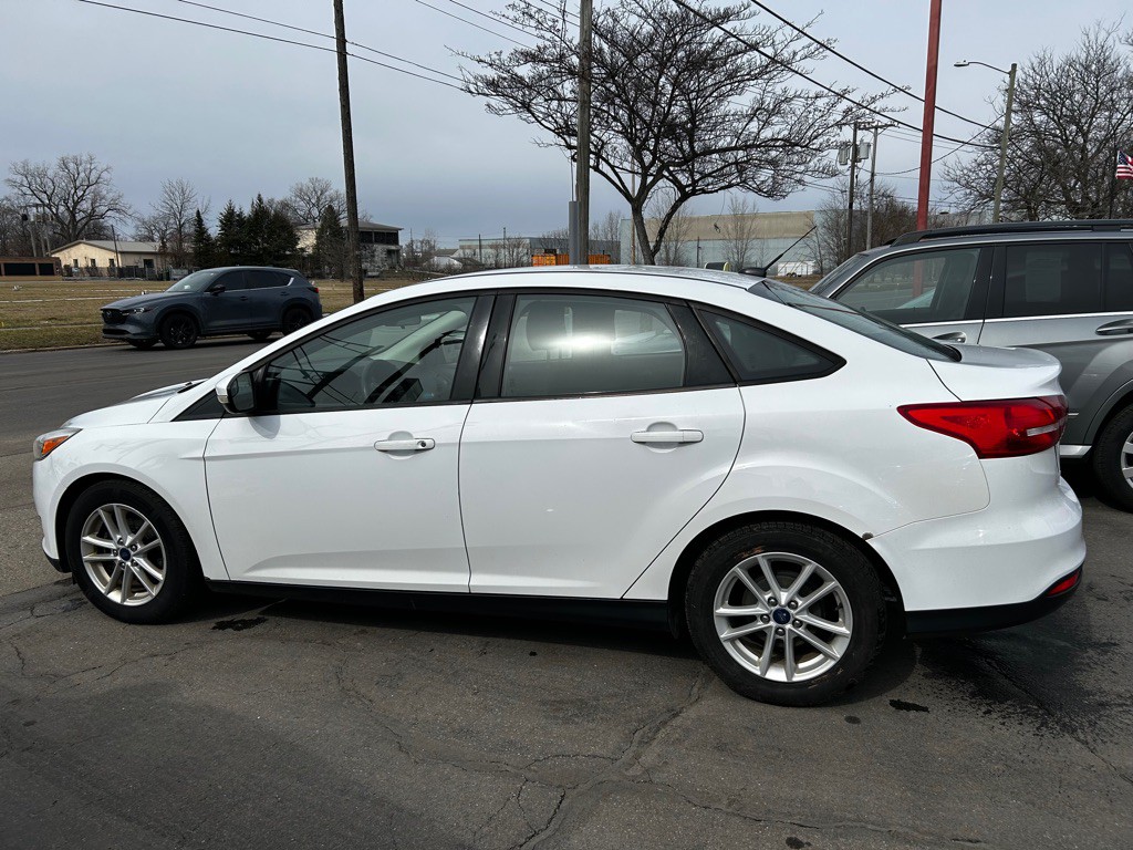 2017 Ford Focus Image 3