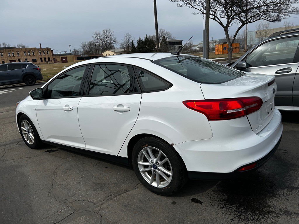 2017 Ford Focus Image 4