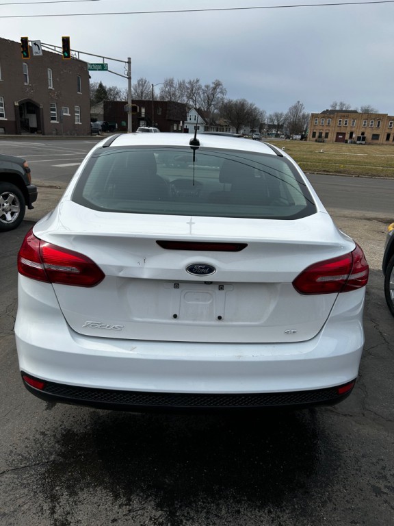 2017 Ford Focus Image 5