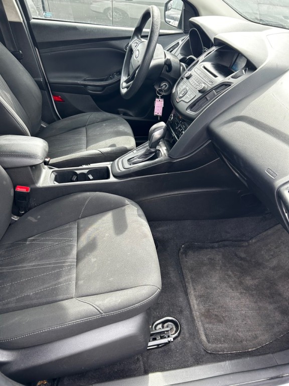 2017 Ford Focus Image 8