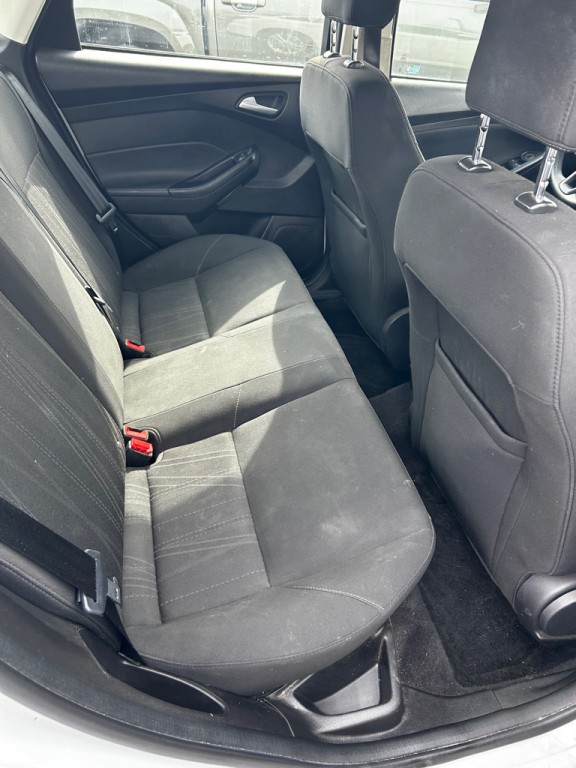2017 Ford Focus Image 9
