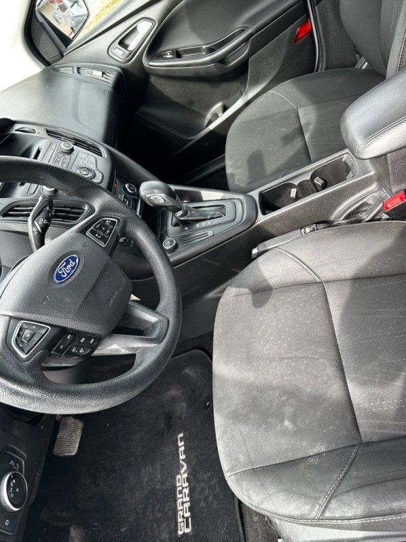 2017 Ford Focus Image 11