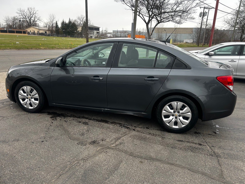 2013 Chevrolet Cruze Image 3