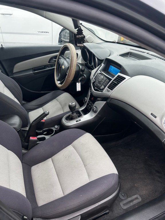 2013 Chevrolet Cruze Image 9