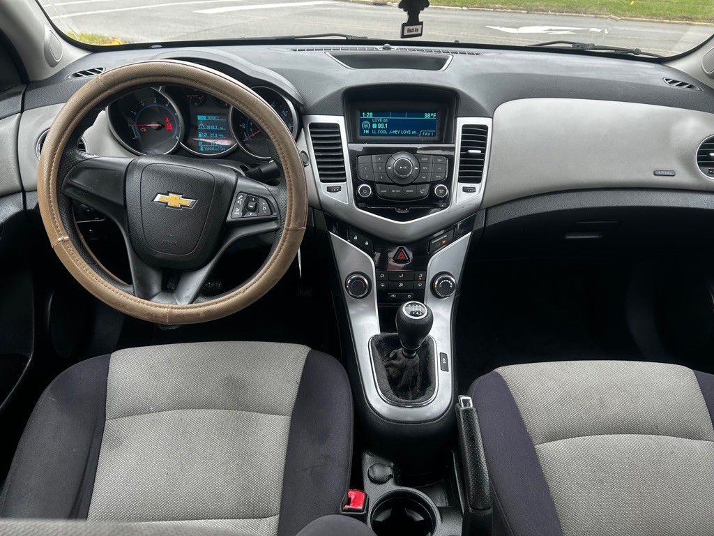 2013 Chevrolet Cruze Image 13