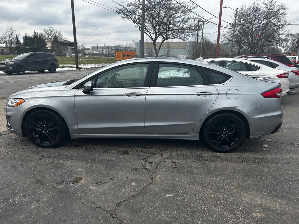 2020 Ford Fusion Image 3