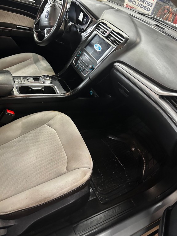 2020 Ford Fusion Image 9