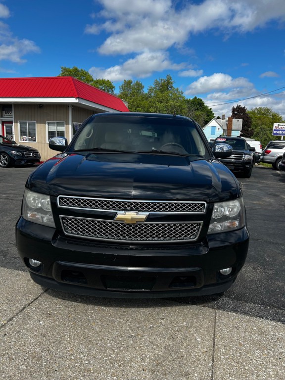 2010 Chevrolet Tahoe Image 2